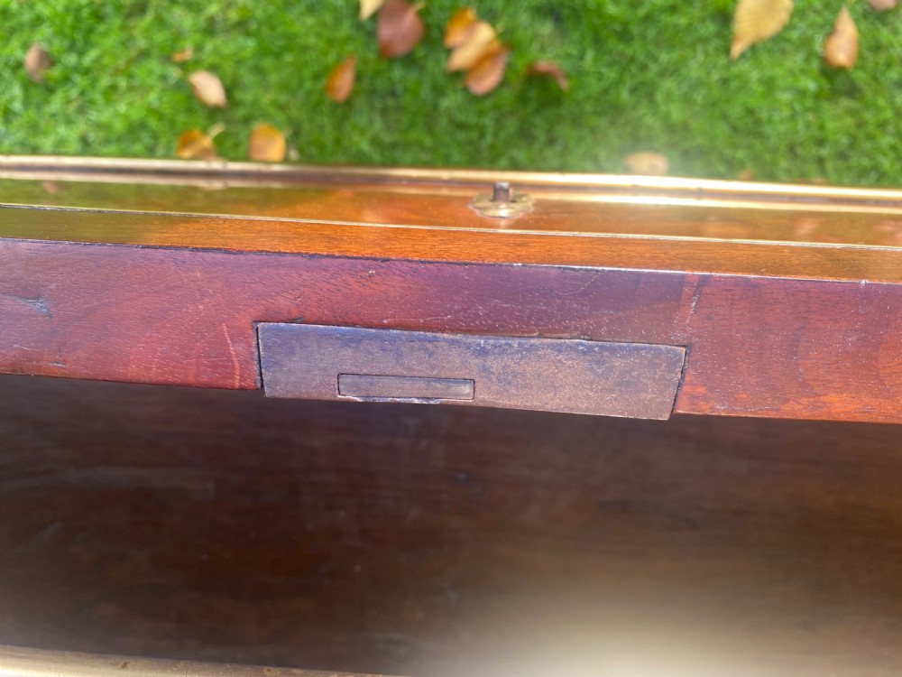 Louis XVI mahogany commode View VI