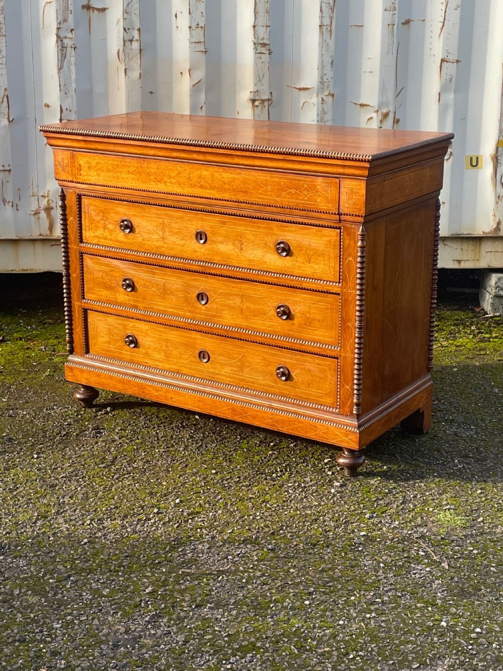 Italian walnut commode 