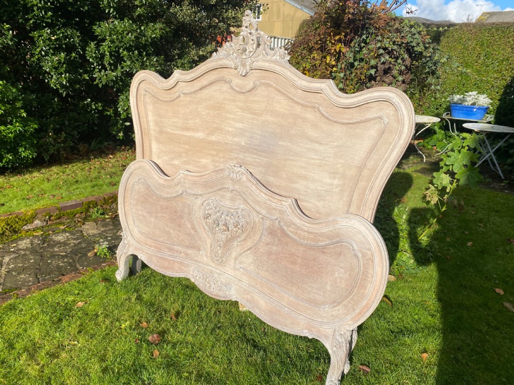 Kingsize limed oak French bed View V