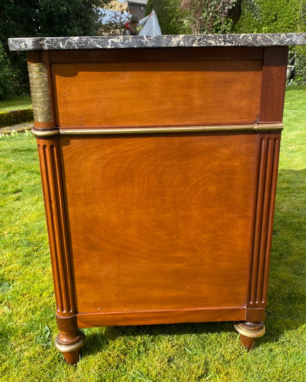 18th Century Louis XVI plum pudding mahogany commode View VI