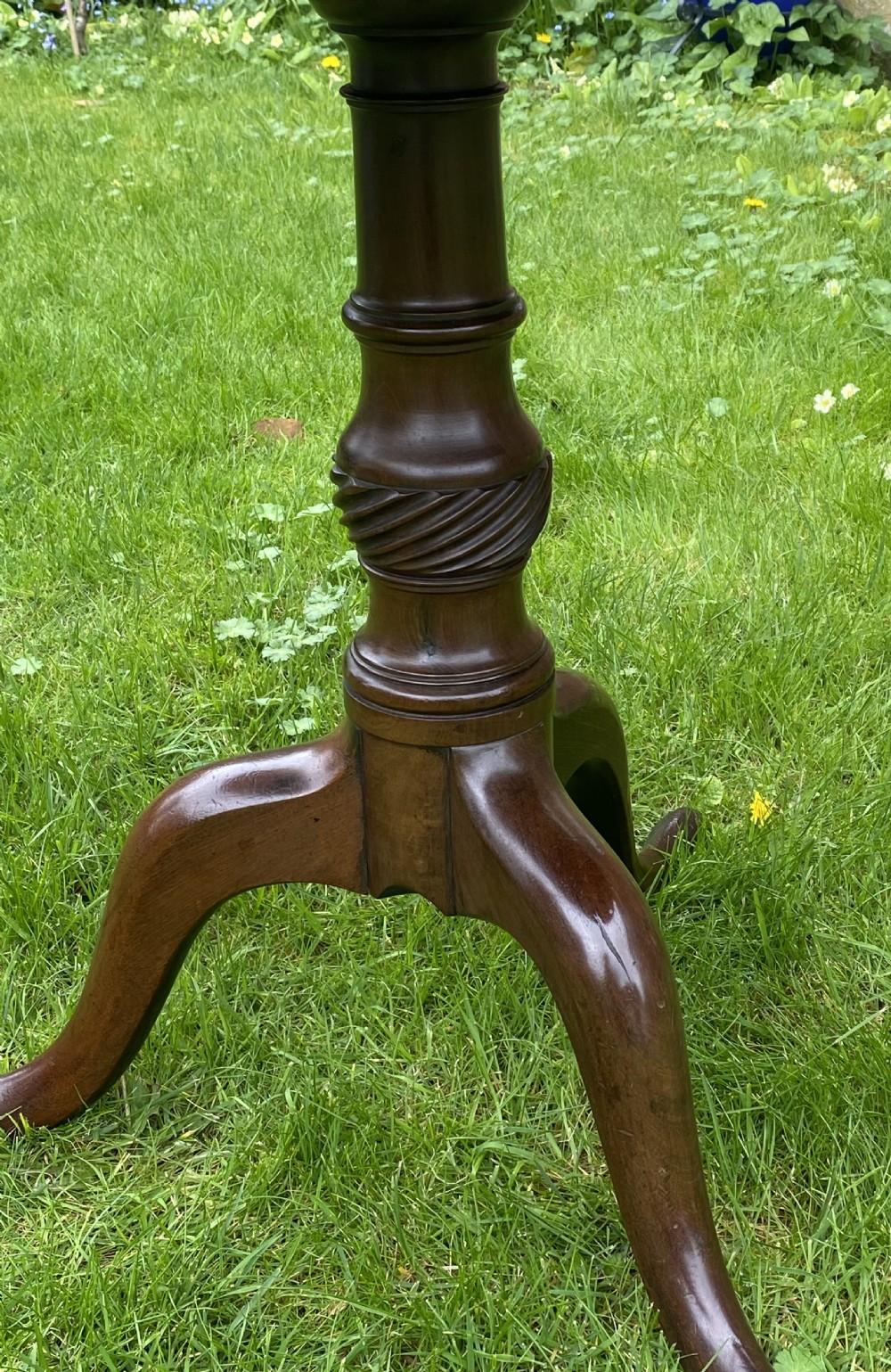 18th Century Cuban Mahogany tripod table View II