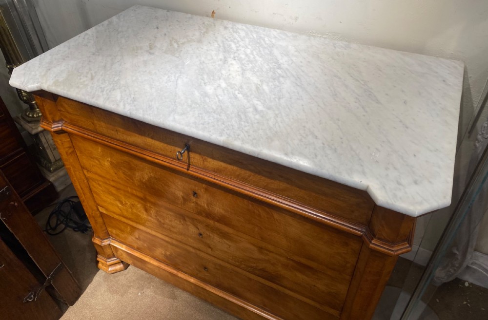 French commode in satin birch View VII