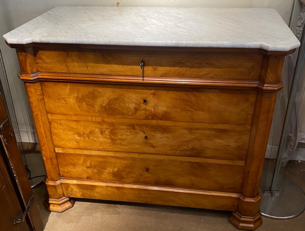 French commode in satin birch View VIII