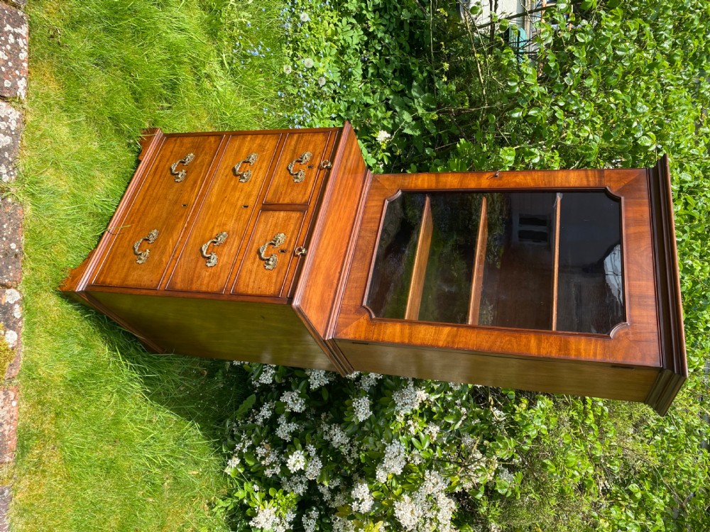 18th Century cabinet on chest View VII