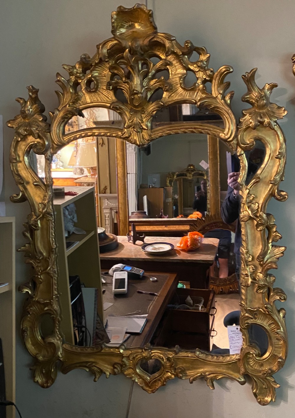 Large 18th Century carved gilt wall mirror  View VI