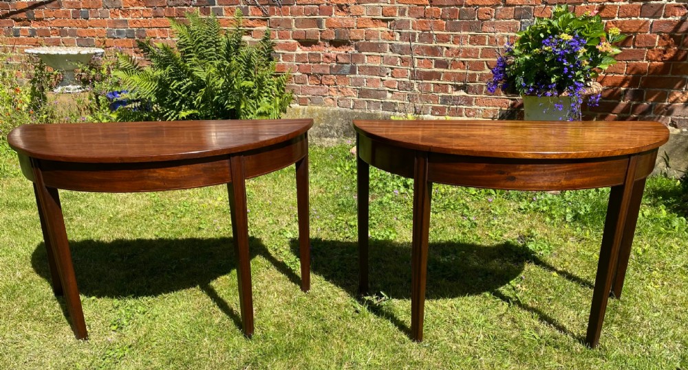 Pair of console tables  View II