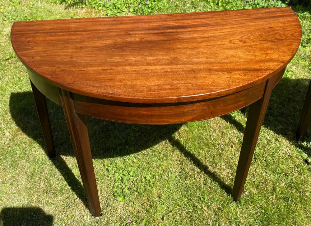 Pair of console tables  View IV