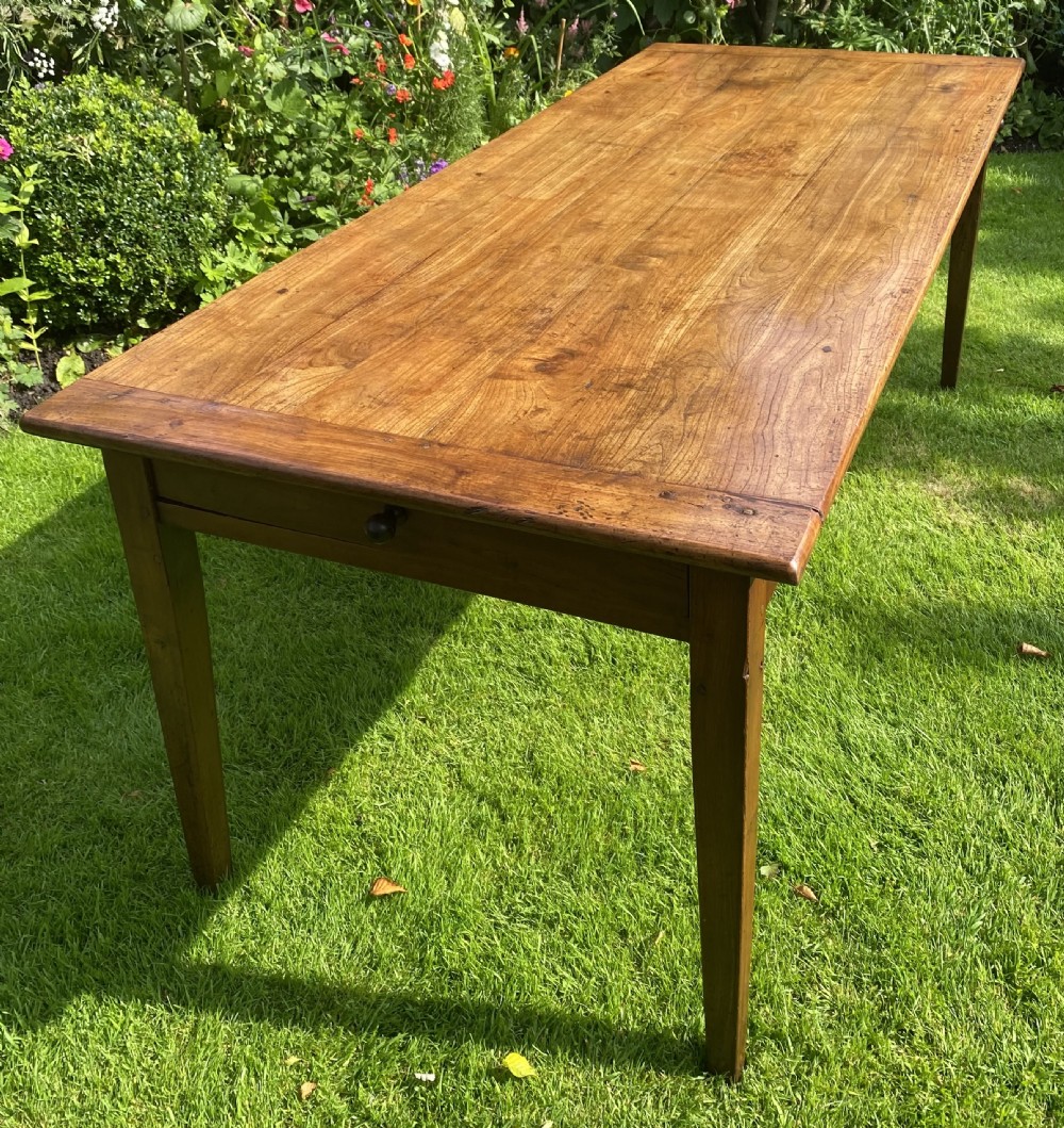 Farmhouse table  View IV
