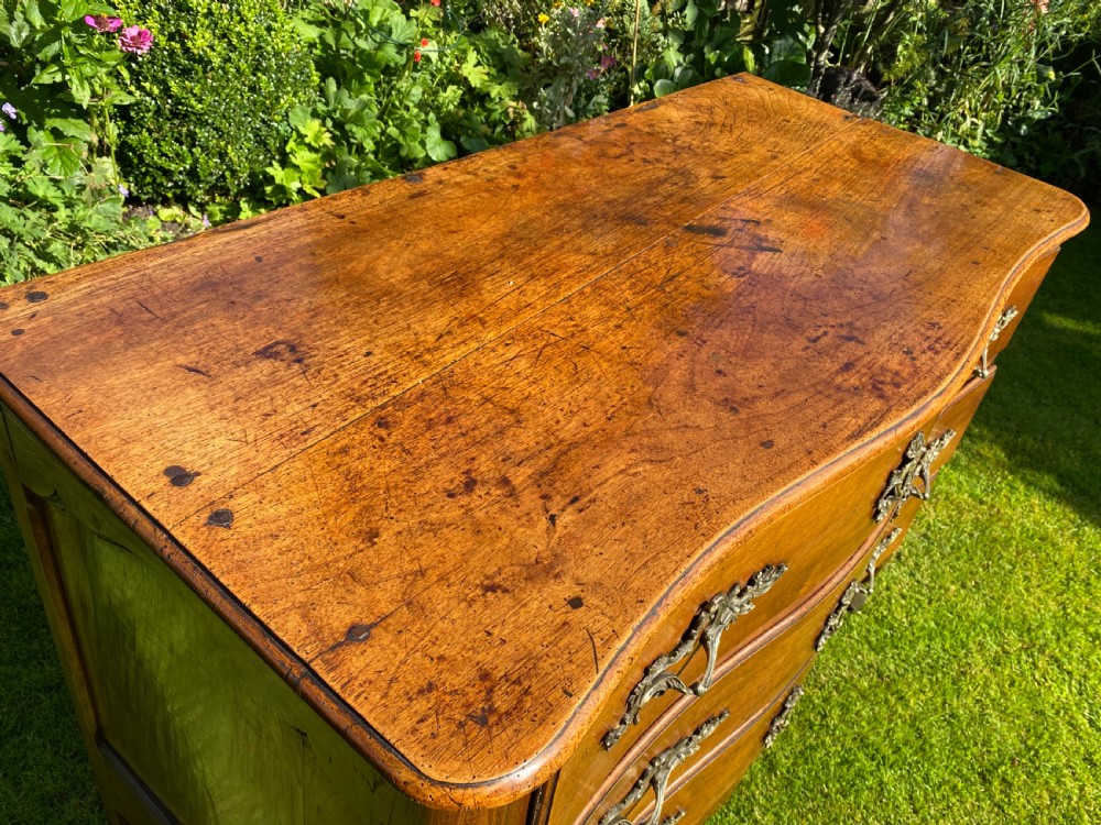 18th Century Serpentine fronted commode in walnut  View III