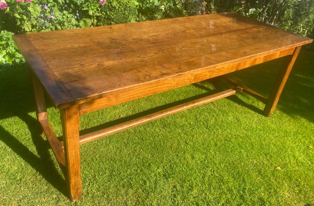 Large farmhouse table in Ash View VI