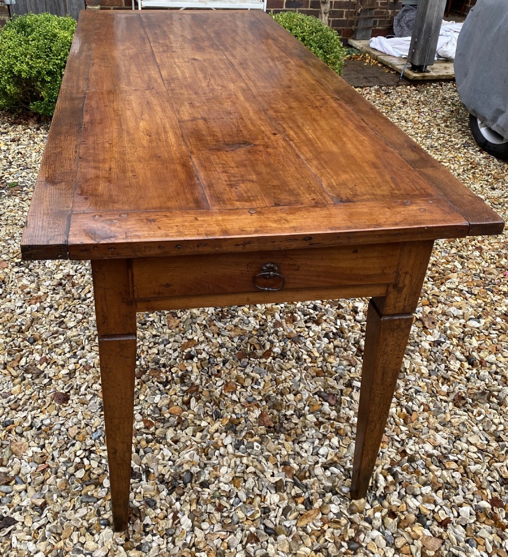 French farmhouse table 