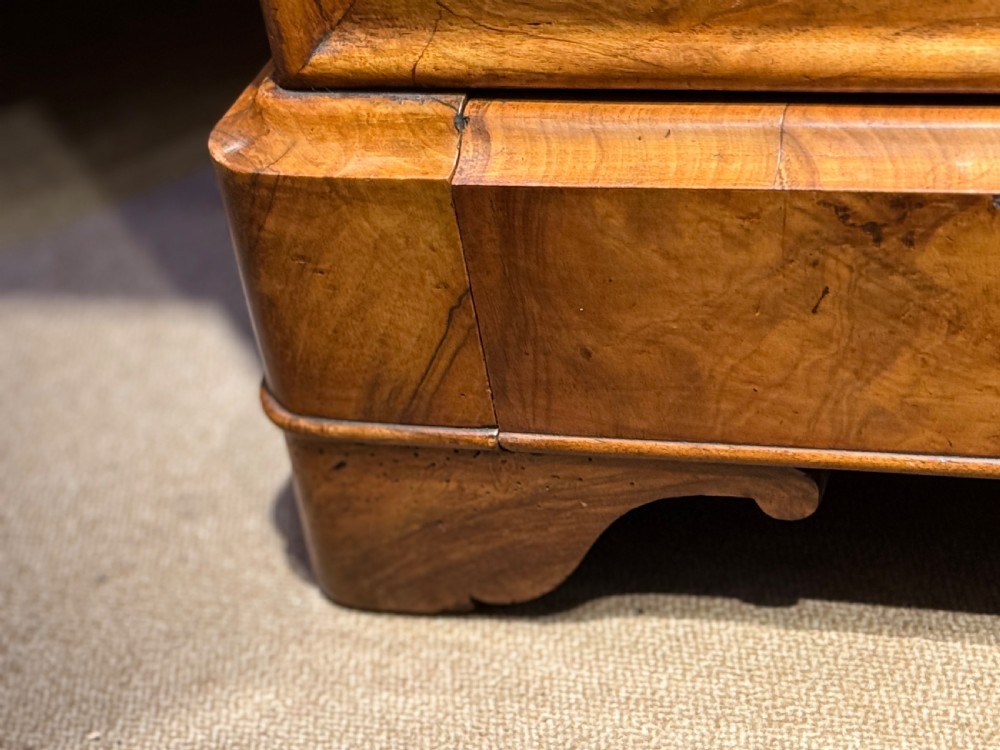 Early 19th Century figured walnut commode  View VII