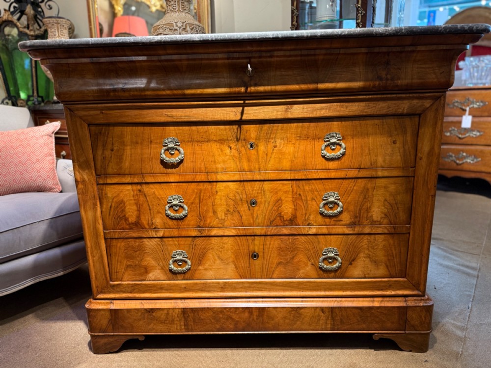 Early 19th Century figured walnut commode  View VIII