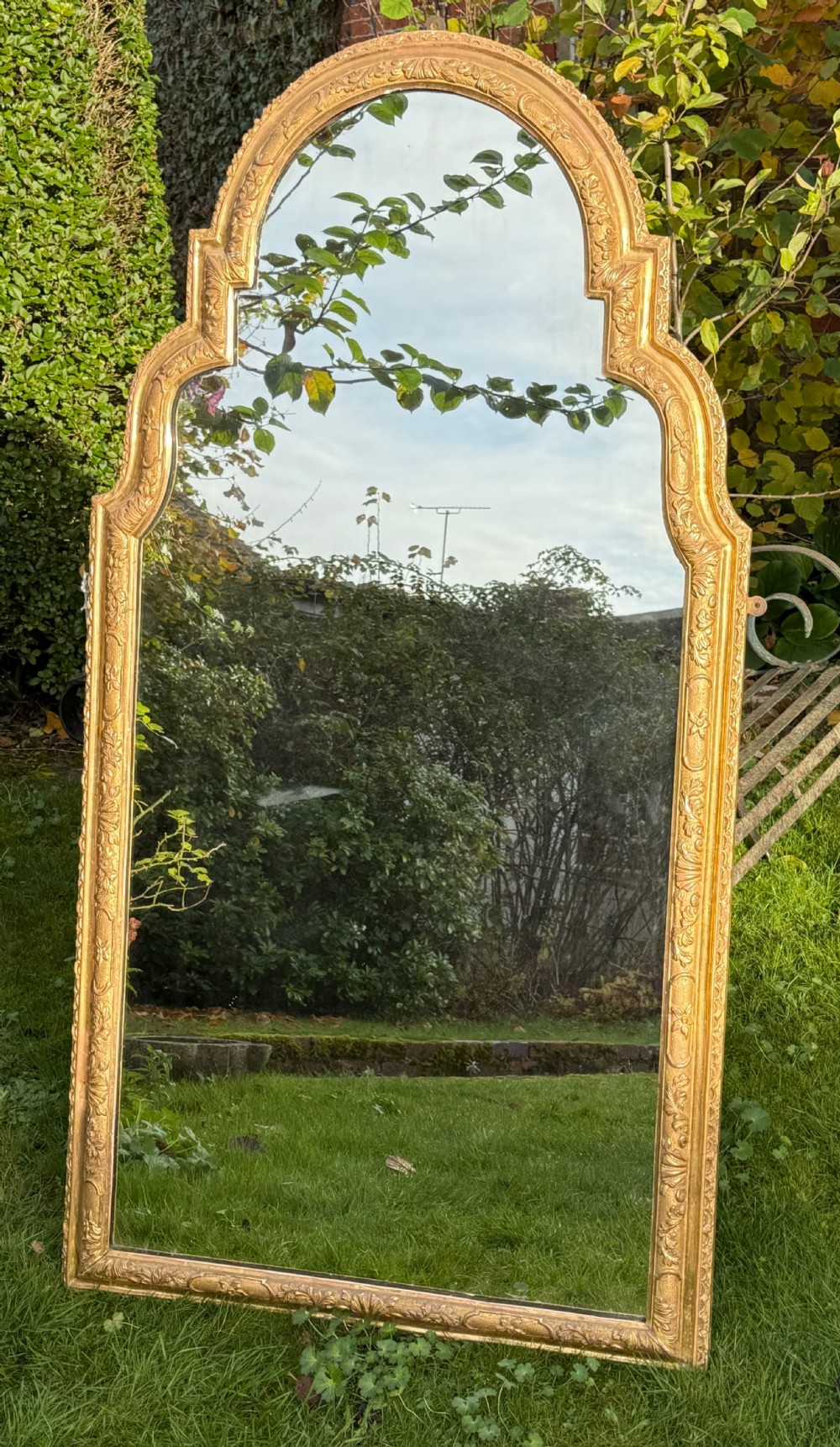 Arched gilt mirror 