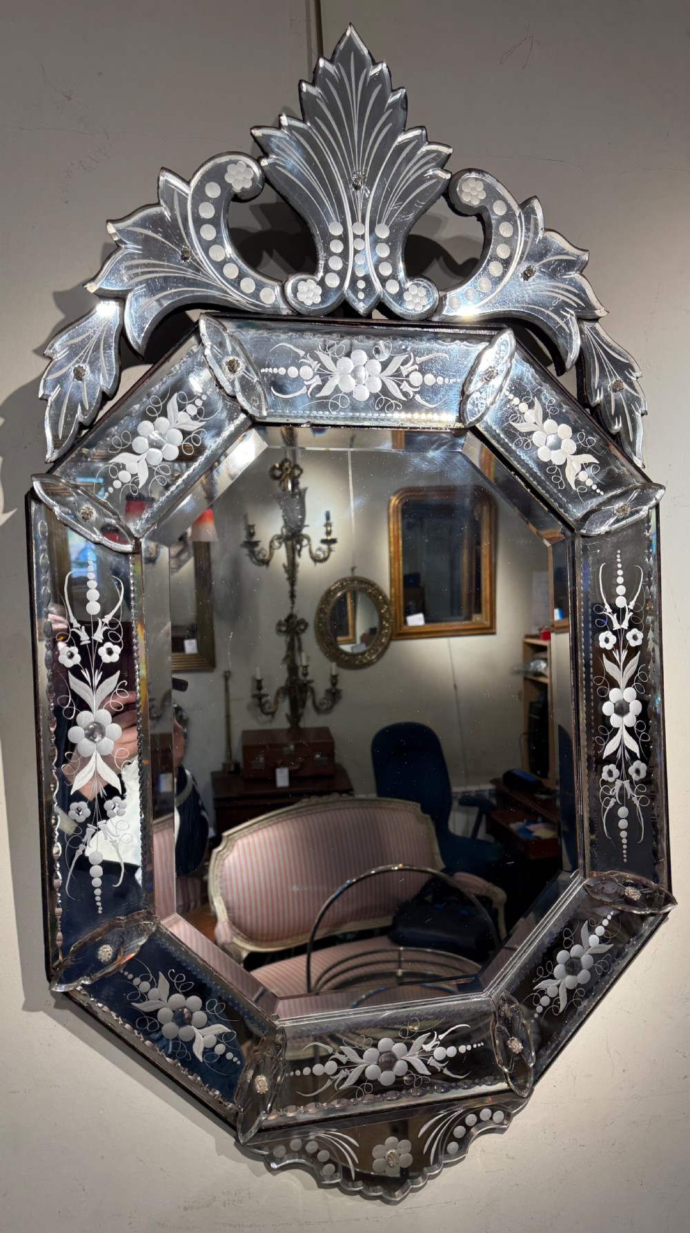 Octagonal Venetian mirror  View II