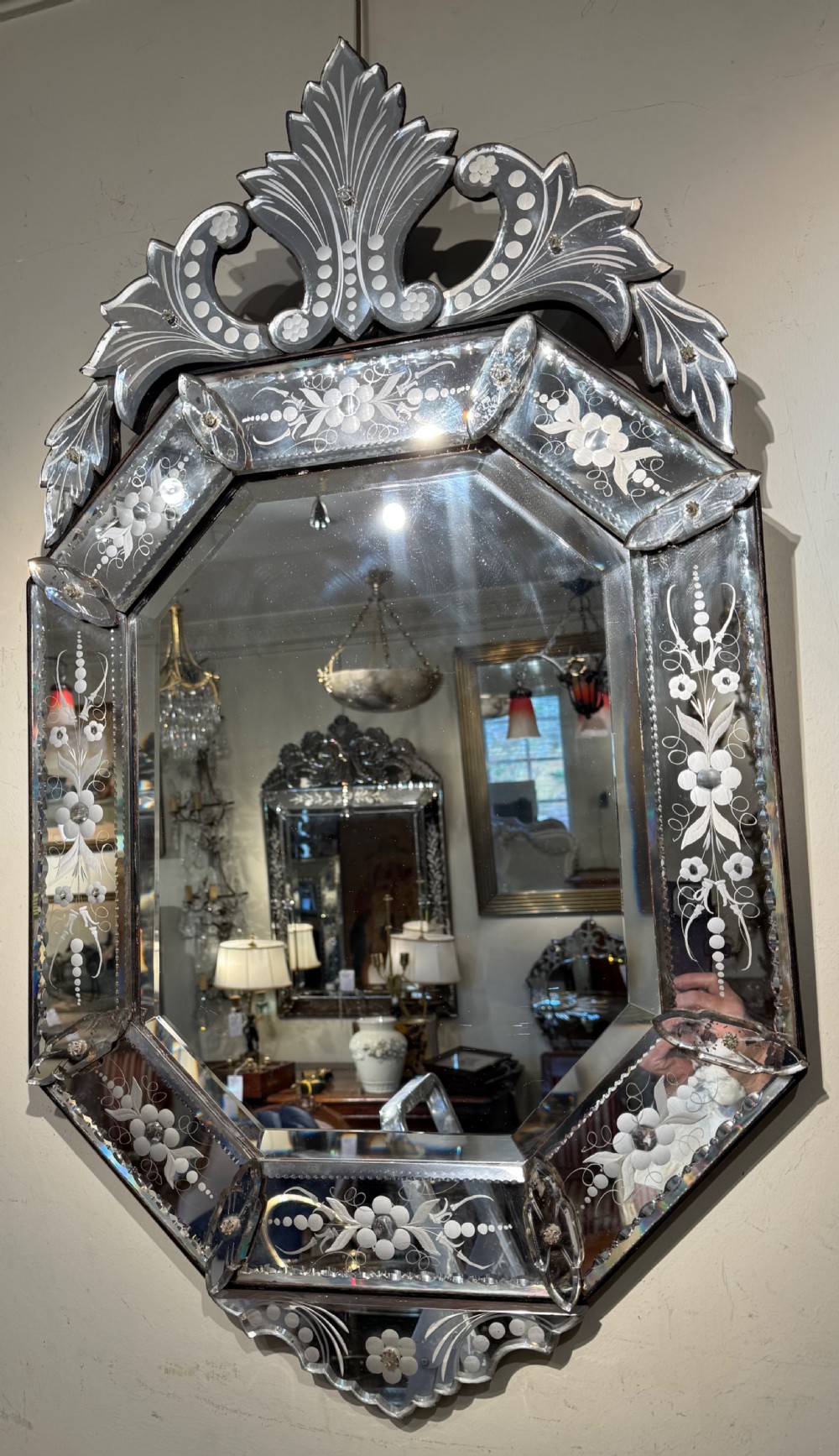 Octagonal Venetian mirror  View IV
