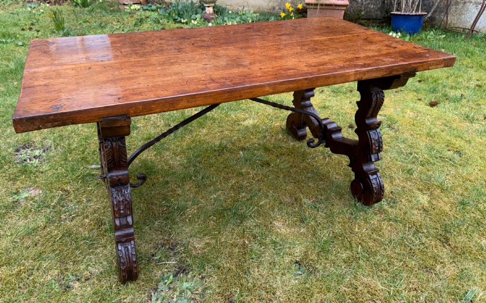 Early Spanish table in walnut  View VII