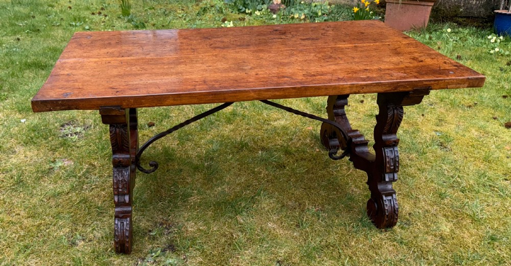 Early Spanish table in walnut  View II
