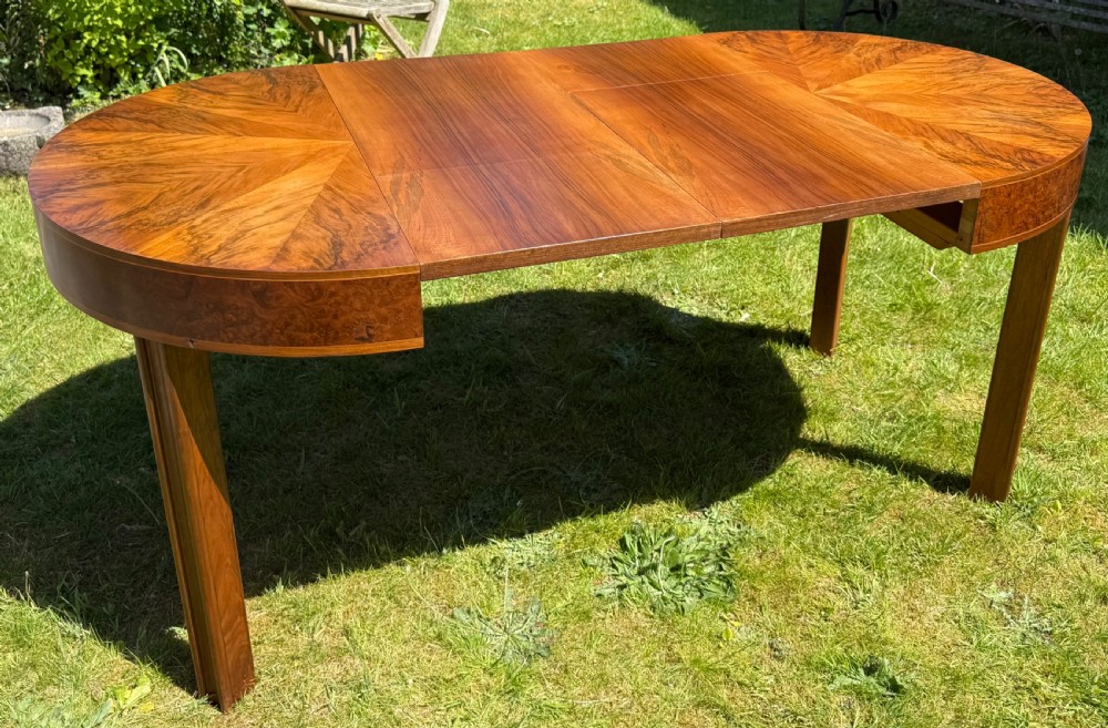 Art Deco Figured walnut extending table