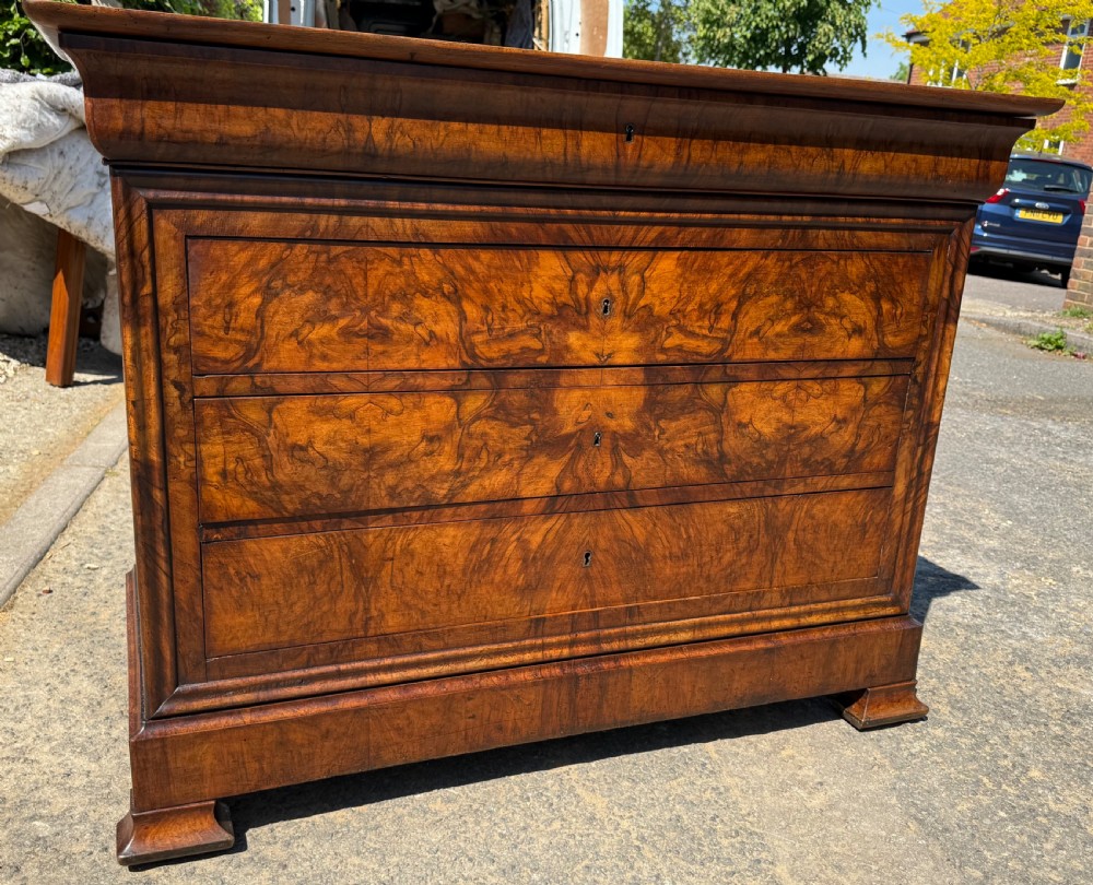 French Figured Walnut commode  View IV