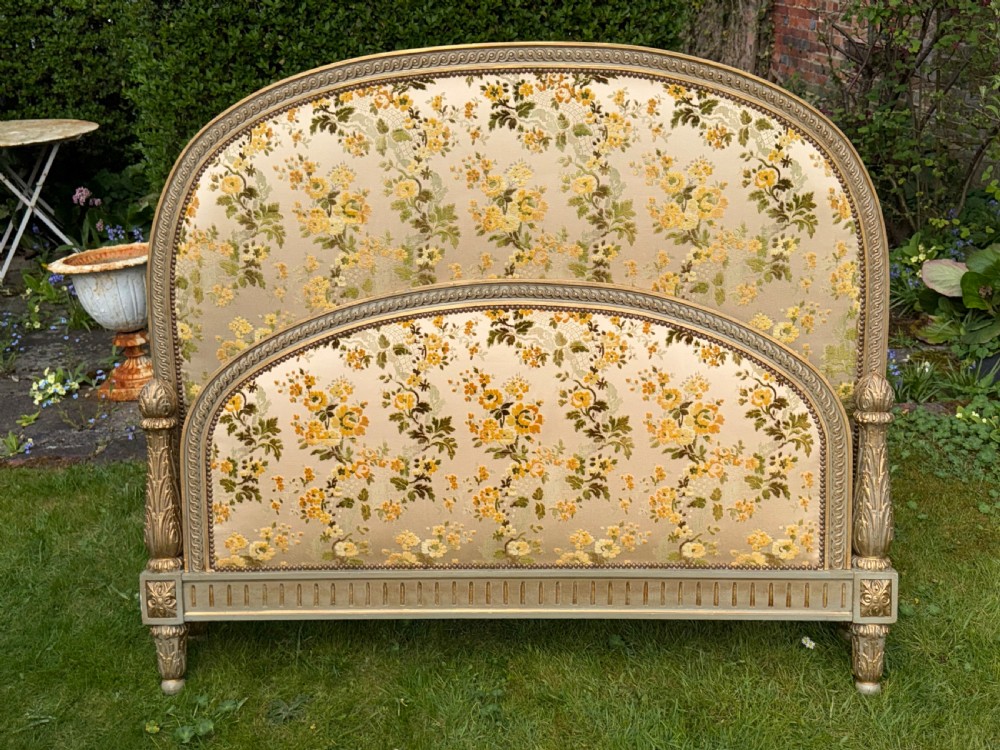 French bed with original paintwork  View IV