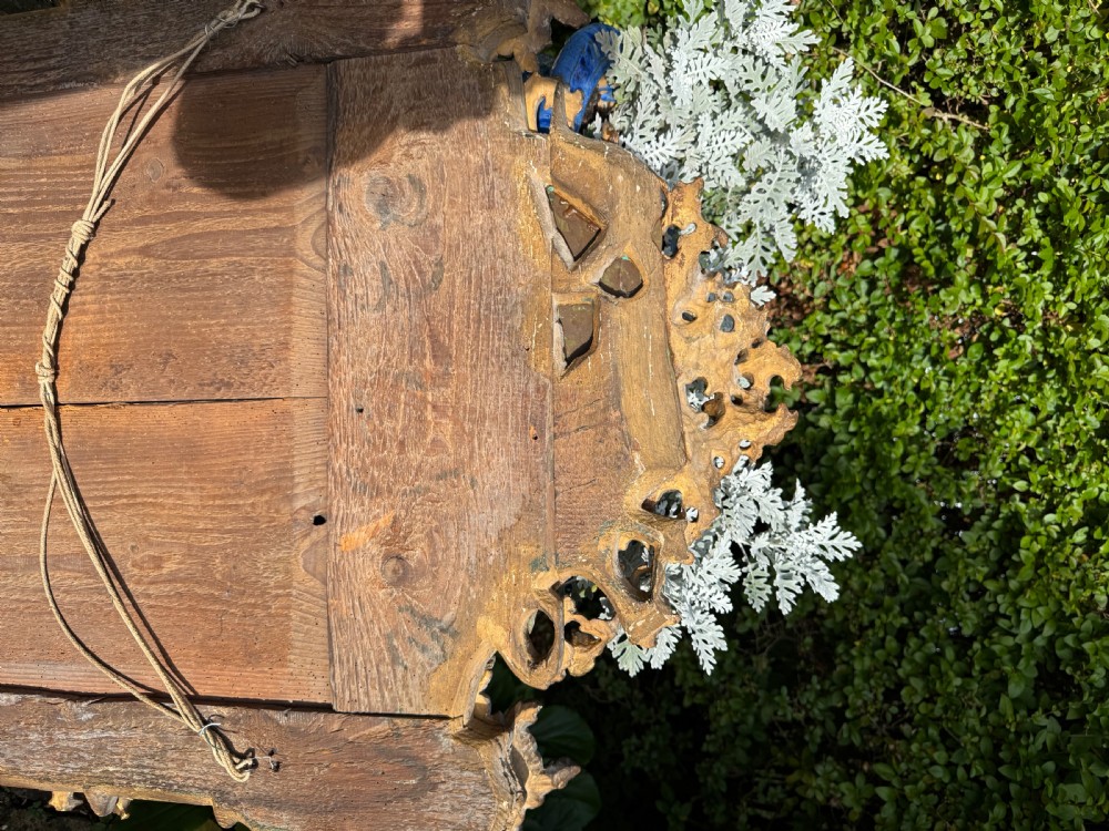 18th Century carved giltwood mirror  View IV