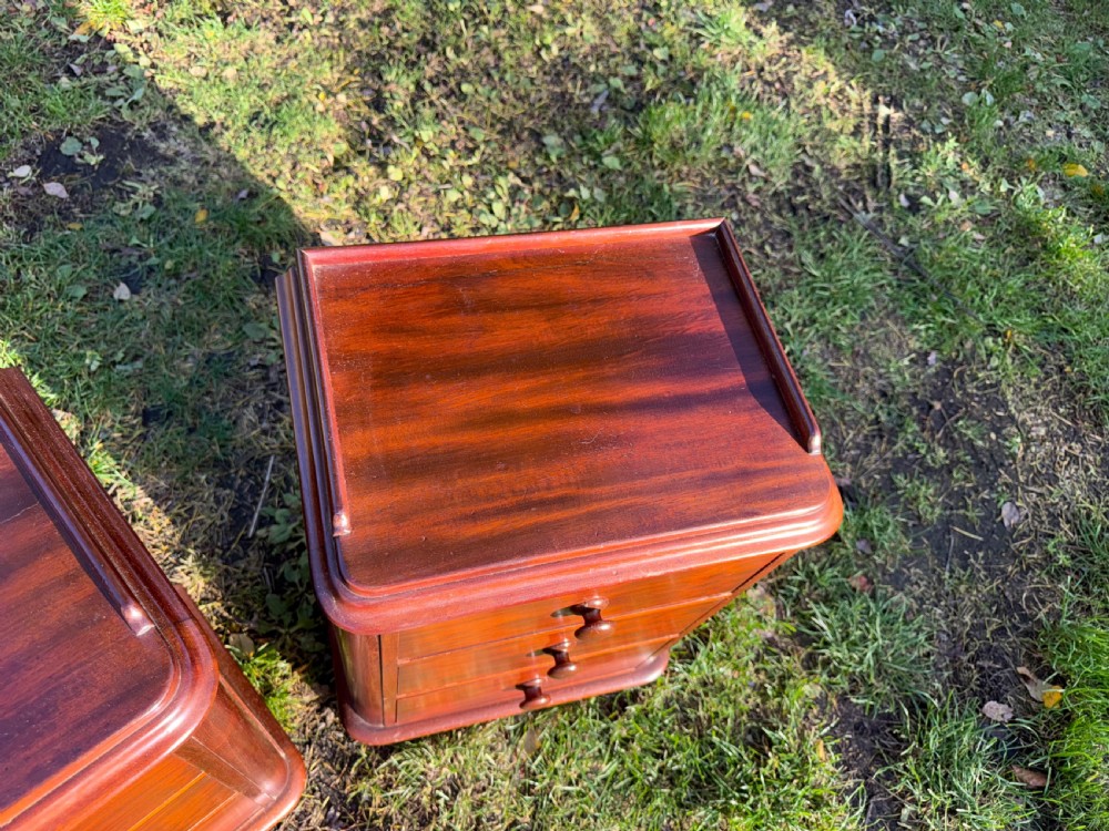 Pair of flame mahogany bedside tables  View V