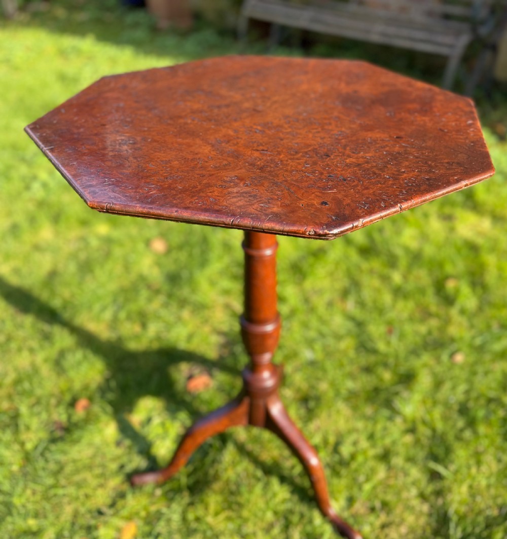 Burr oak tripod table View IV