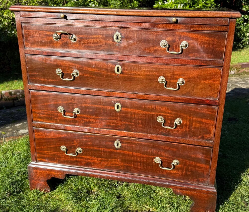 18th Century small mahogany chest of drawers  View VII