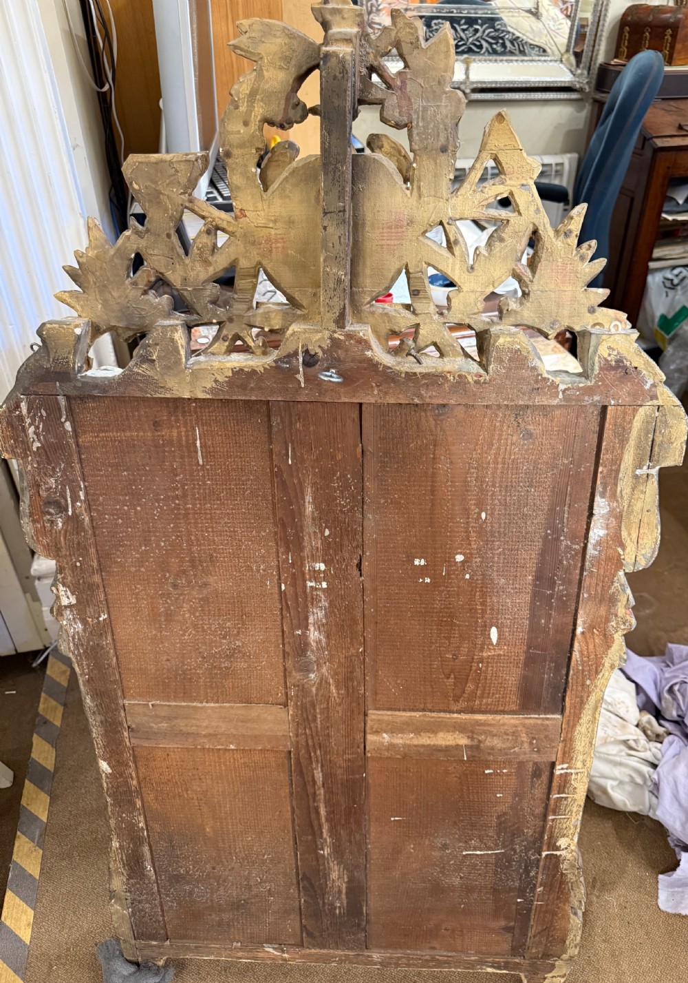 18th Century carved giltwood mirror  View II