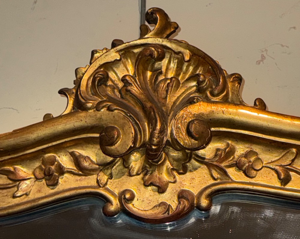18th Century carved giltwood mirror  View V