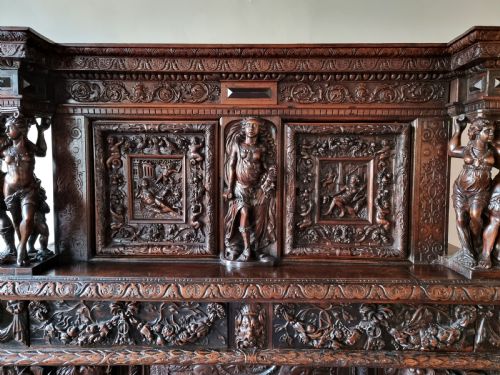 fig 2. A lavish 16th century renaissance dressoir.