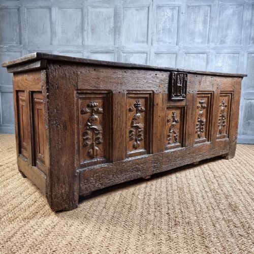 AN EARLY 16TH CENTURY COFFER - ADDITIONAL PHOTO 11