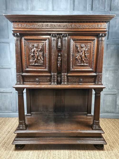 A 17TH CENTURY OAK CUPBOARD - ADDITIONAL PHOTO 3