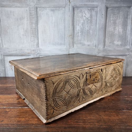 A 17TH CENTURY TABLE BOX - ADDITIONAL PHOTO 5