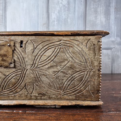 A 17TH CENTURY TABLE BOX - ADDITIONAL PHOTO 1