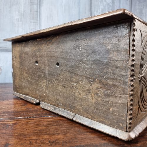 A 17TH CENTURY TABLE BOX - ADDITIONAL PHOTO 6
