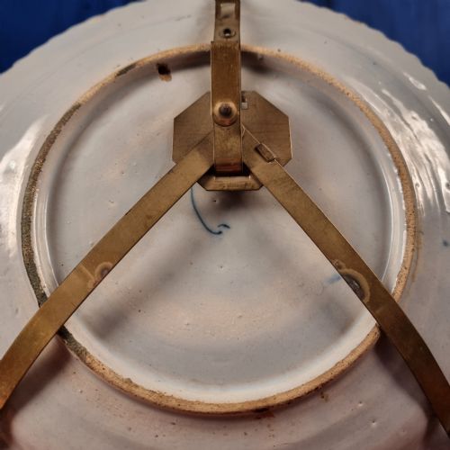 AN 18TH CENTURY DELFT PLATE - ADDITIONAL PHOTO 3