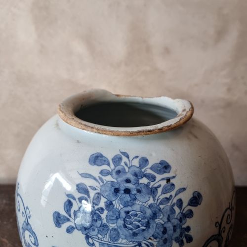 18TH CENTURY DUTCH DELFT TOBACCO JAR - ADDITIONAL PHOTO 3