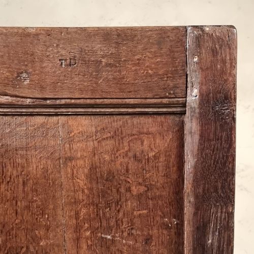 A 17TH CENTURY ENCLOSED ARMCHAIR - ADDITIONAL PHOTO 4