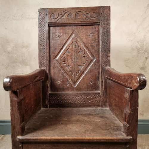 A 17TH CENTURY ENCLOSED ARMCHAIR - ADDITIONAL PHOTO 7