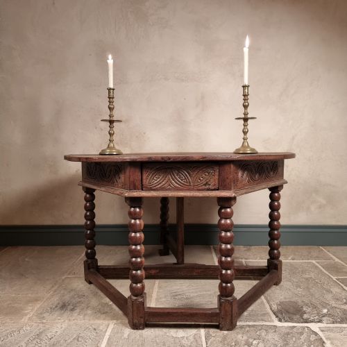 A FINE 17TH CENTURY CREDENCE TABLE - ADDITIONAL PHOTO 6