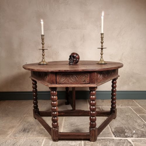 A FINE 17TH CENTURY CREDENCE TABLE - ADDITIONAL PHOTO 9