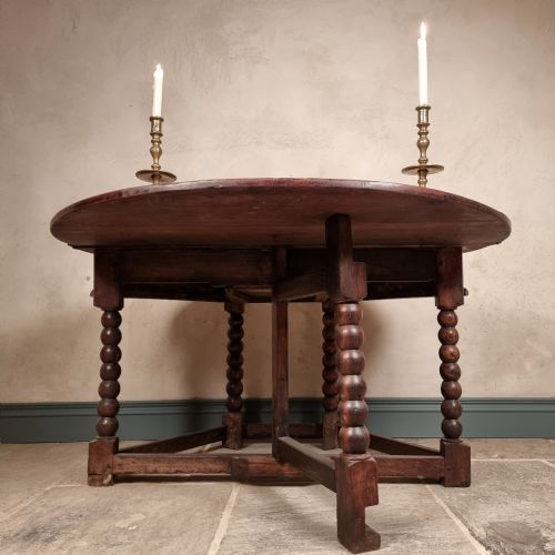 A FINE 17TH CENTURY CREDENCE TABLE - ADDITIONAL PHOTO 13