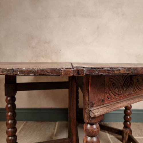 A FINE 17TH CENTURY CREDENCE TABLE - ADDITIONAL PHOTO 15