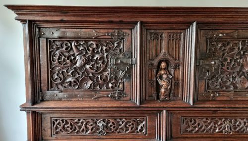 A 16TH CENTURY FLAMBOYANT GOTHIC CUPBOARD - ADDITIONAL PHOTO 2