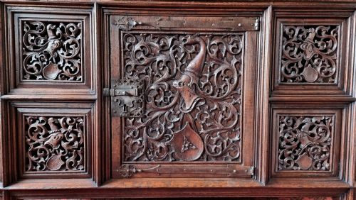 A 16TH CENTURY FLAMBOYANT GOTHIC CUPBOARD - ADDITIONAL PHOTO 3
