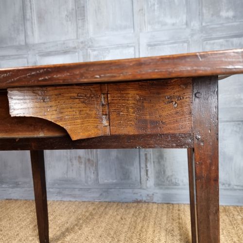 A GEORGE III COUNTRY PEMBROKE TABLE - ADDITIONAL PHOTO 5