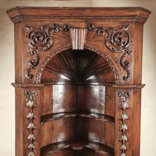 A GEORGIAN STYLE CUPBOARD - ADDITIONAL PHOTO 1