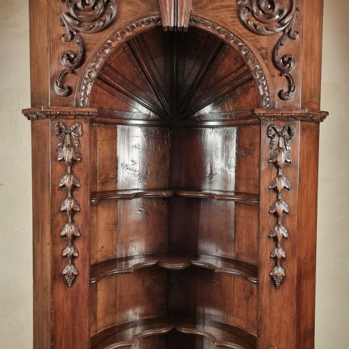 A GEORGIAN STYLE CUPBOARD - ADDITIONAL PHOTO 2